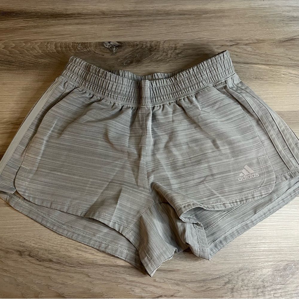 Adidas Women's Gray Athletic Shorts Sz XS